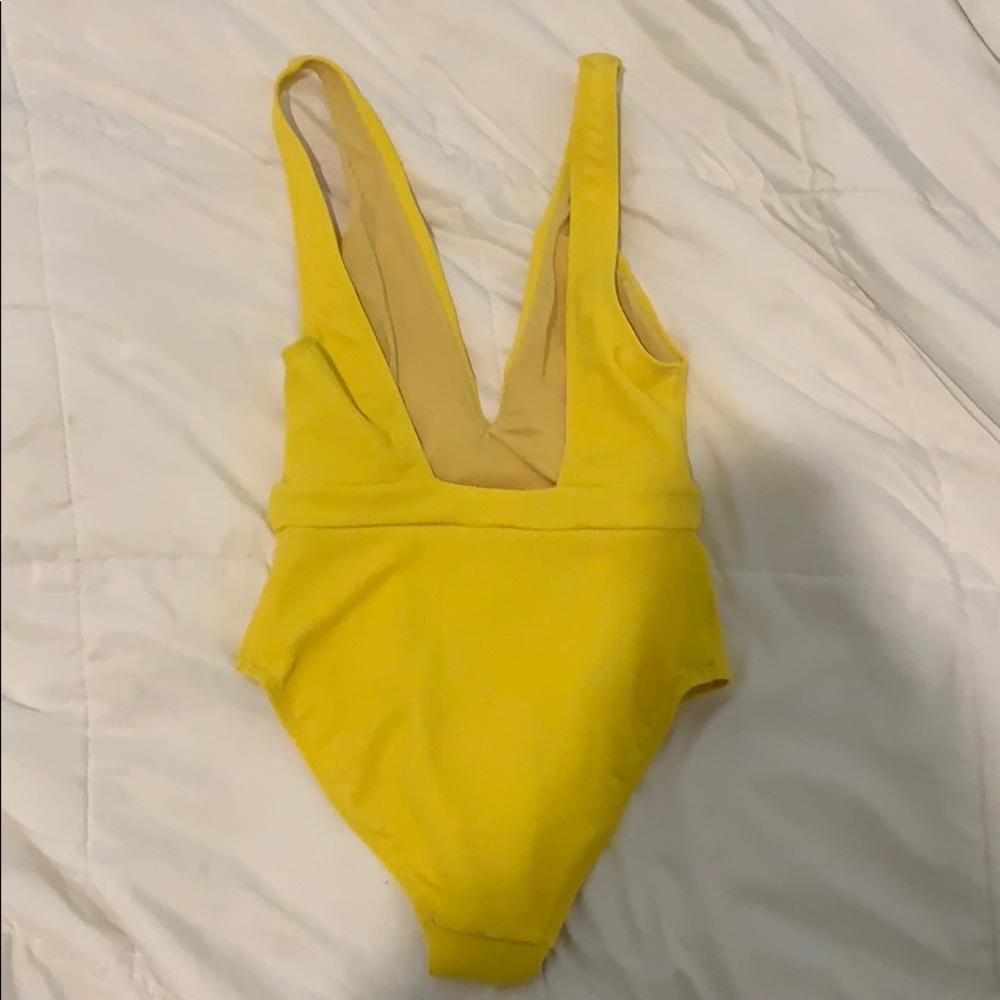 Suboo Ines Deep V One Piece - Picture 6 of 8